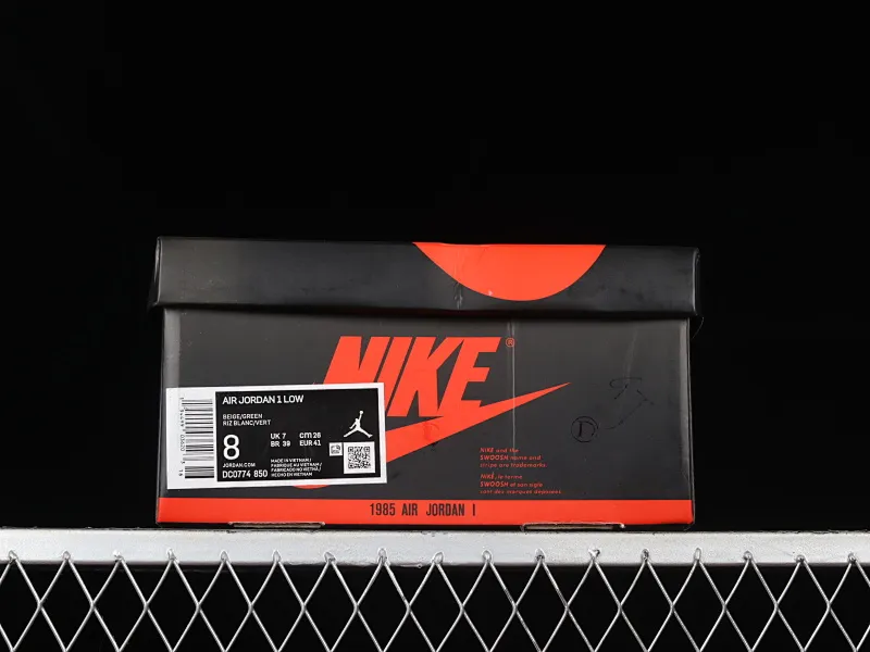 All categories Air Jordan Jordan series basketball shoes Air Jordan 1 Low Air Jordan 1 Low AJ1 Joe 1 customized version Vibe flavor deconstruction sports culture basketball shoes DC0774-850